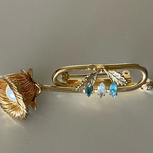 Kramer of New York Trumpet Coronet Brooch Pin Faux Pearl & Prong Set Stones - Picture 1 of 13